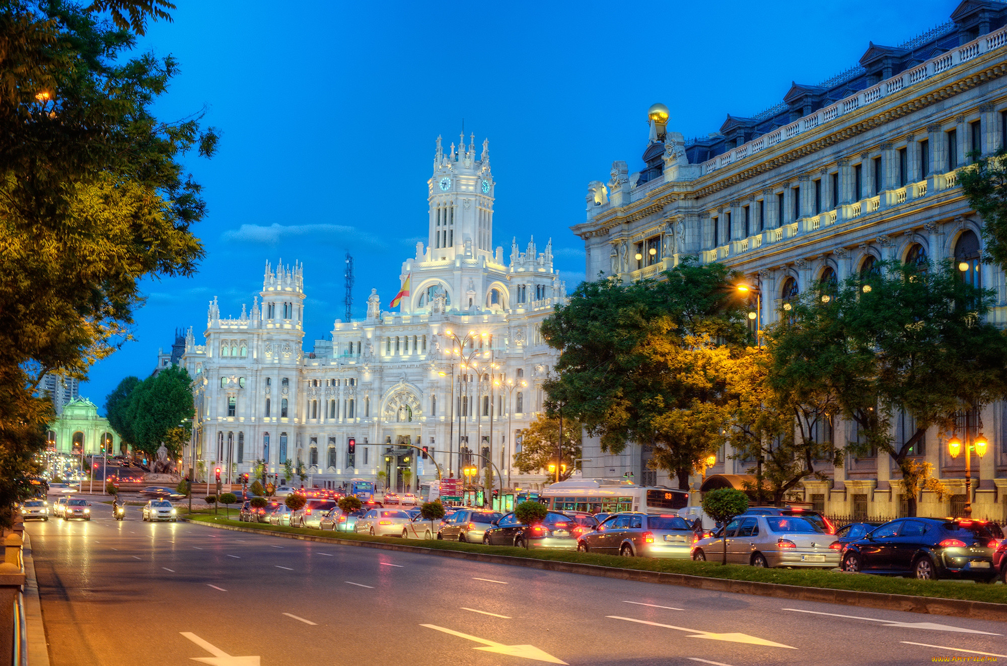 Обои Madrid Города Мадрид (Испания), обои для рабочего стола, фотографии  madrid, города, мадрид, испания, дворец, освещение, автомобили, здание,  вечер, движение, дорога, улица Обои для рабочего стола, скачать обои  картинки заставки на рабочий